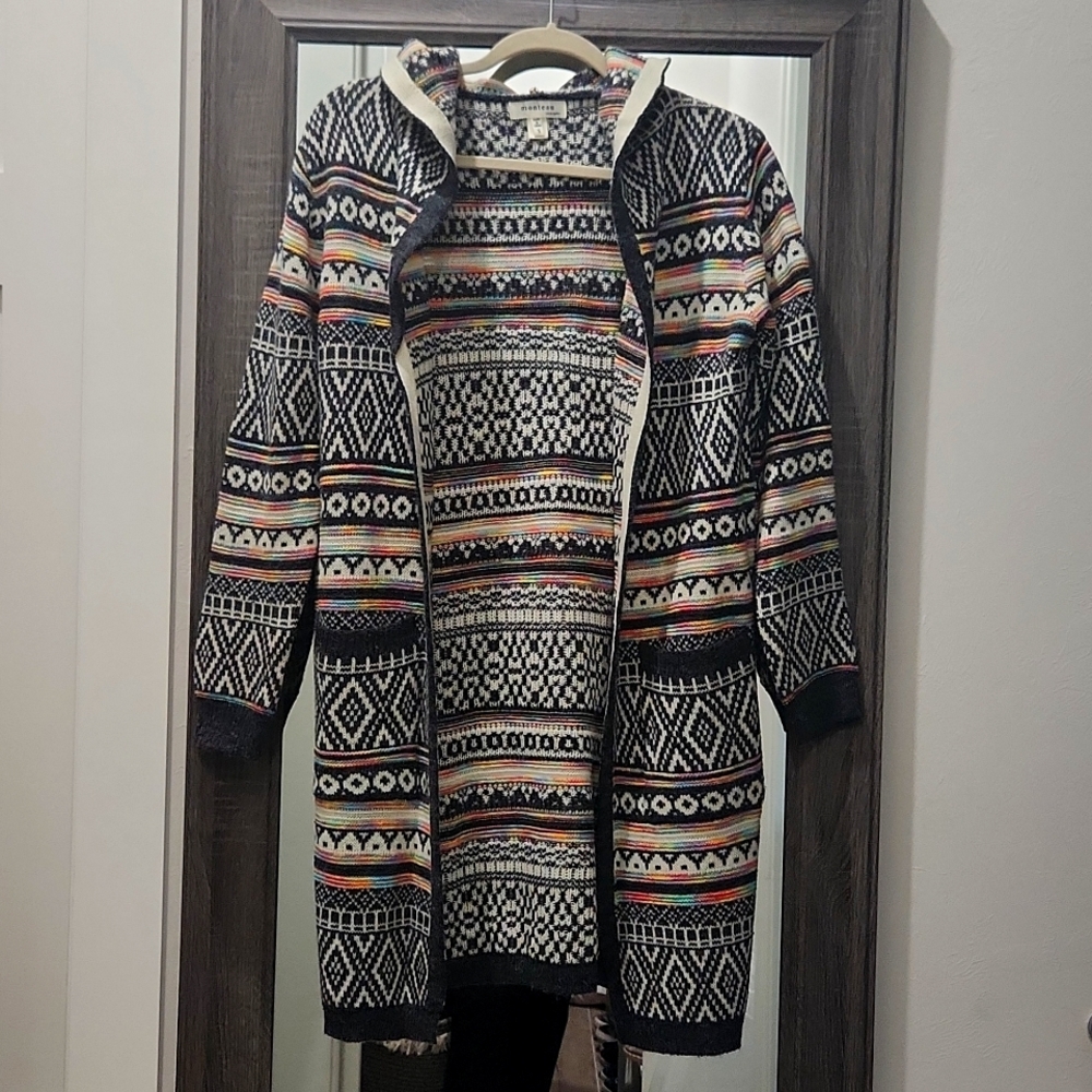 NWOT astec looking long. Eed length sweater multi color small hooded grey trim